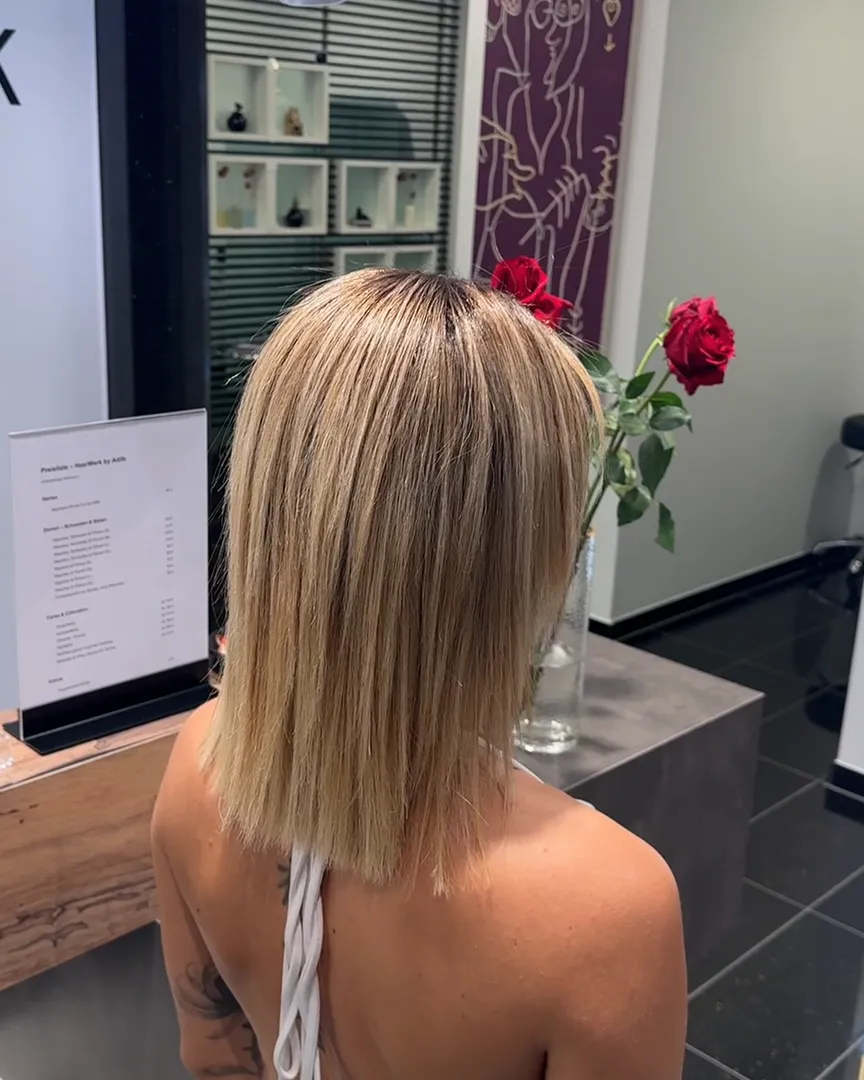 Nachher: Blond-Ergebnis im Salon, Beispiel 2